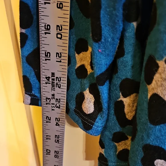 Green Envelope Teal and Black Leopard Print Long Sleeve Top - Picture 5 of 5
